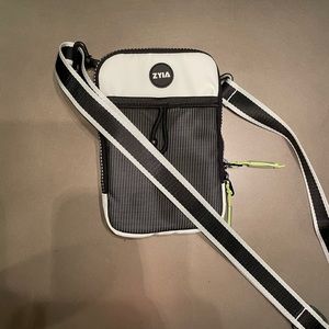 Zyia crossbody bag